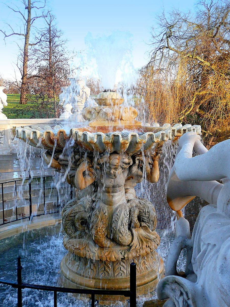 Fountain in The Italian Gardens GHK Architects